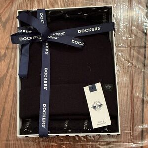 Dockers Navy Beanie and Scarf Set. NWT